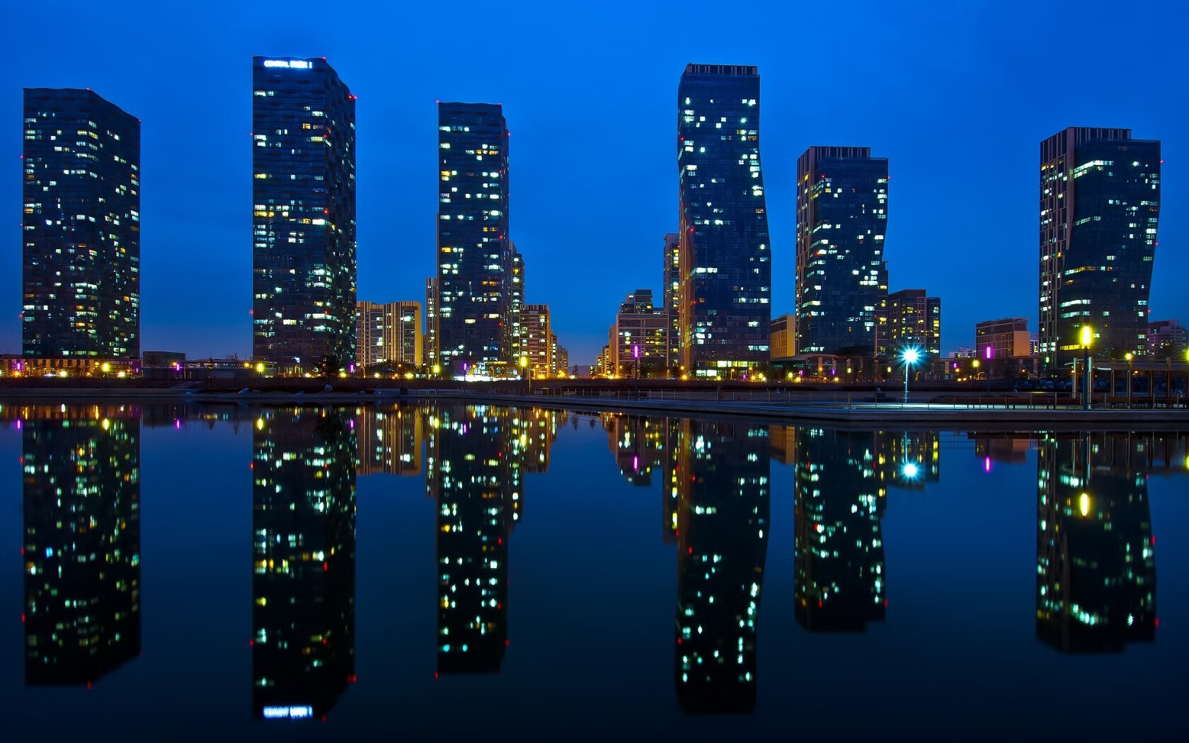 九游网页版官网-乔治·巴尔：全黑队的“中场支柱”，精妙的传球和稳定防守让他成为关键球员